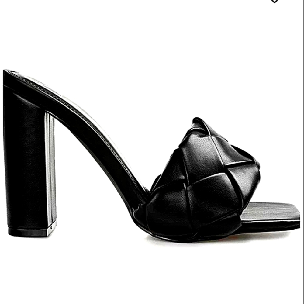 New w/box Journee Collection Maysie Vegan Leather Block Heel Slip-On Sandals 7.5